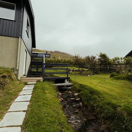 Cozy 2-Bedroom House With A Fantastic View Leynar Exterior photo